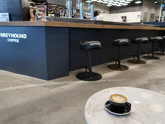 IMG_4476-greyhound-latte