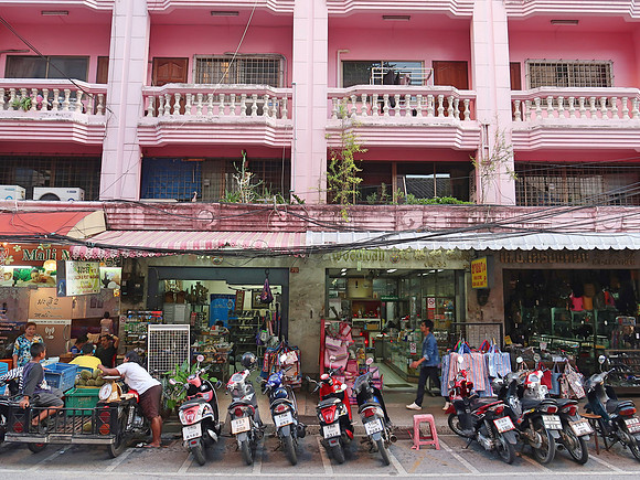 IMG_4496-pink-shop-front