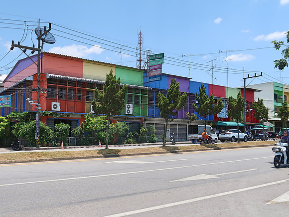 IMG_4570-rainbow-building