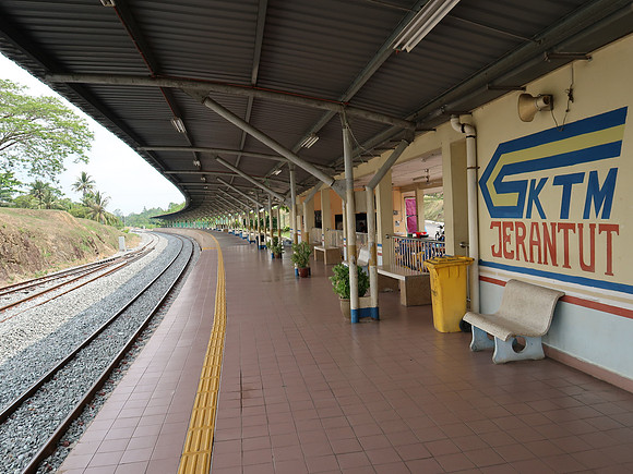 IMG_5303-jerantut-station-platform