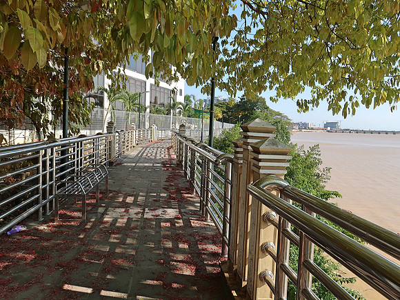 IMG_4627-river-walkway