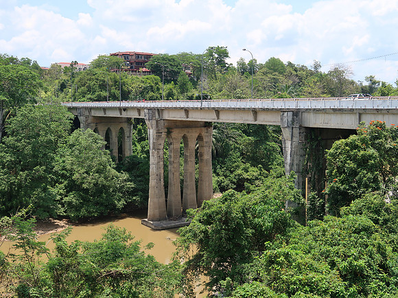 IMG_5090-bridge-to-new-town