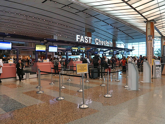 IMG_5931-scoot-fast-check-in