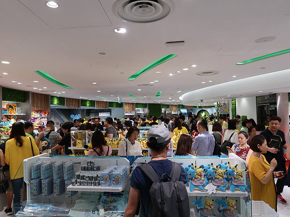 IMG_6017-pokemon-shop