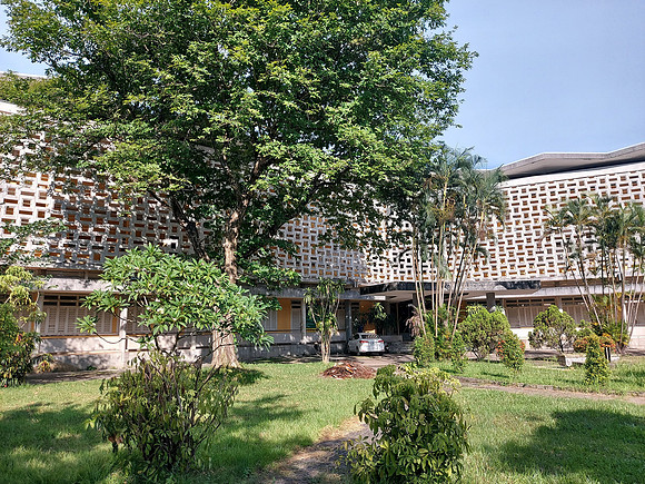 20220623_160439-hue-university
