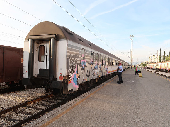 IMG_2501-belgrade-bar-train