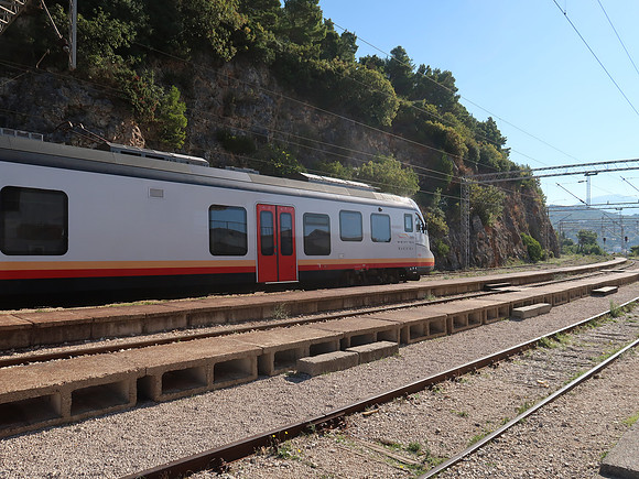 IMG_2744-train-at-sutomore