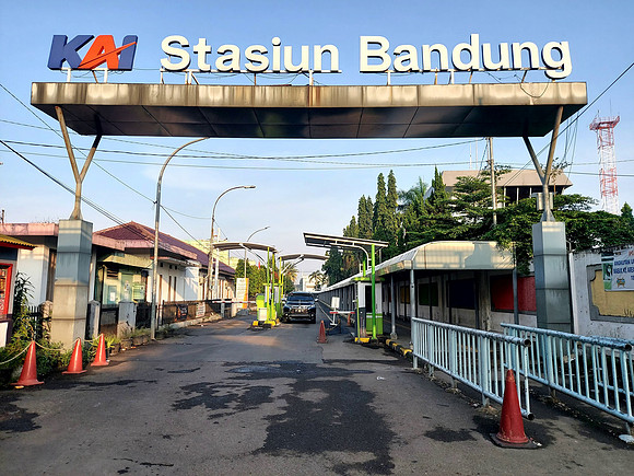 20240428_065024-kai-stasiun-bandung
