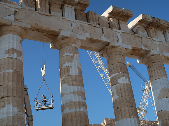 IMG_7895-parthenon-worker