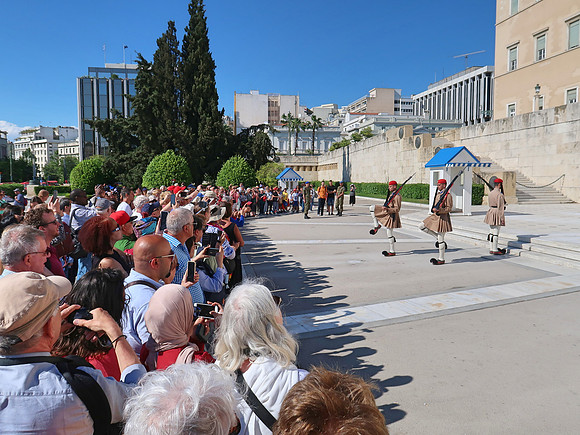 IMG_7818-guard-crowd