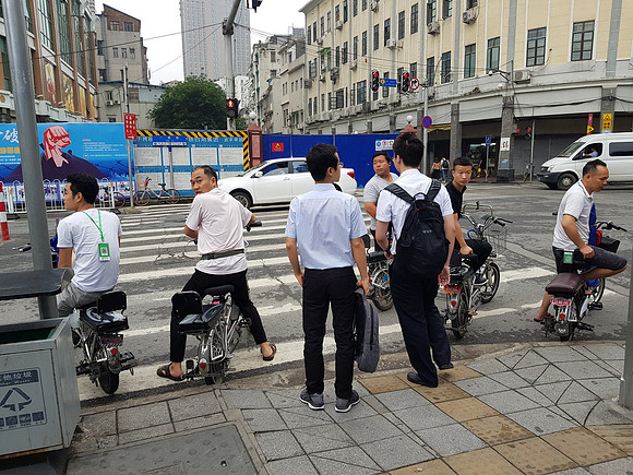 20190523_082031-ebike-taxis