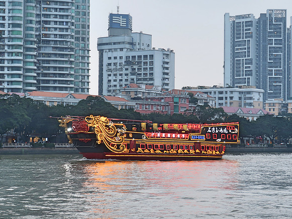 IMG_8660-sightseeing-boat