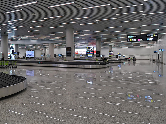IMG_8298-baggage-claim