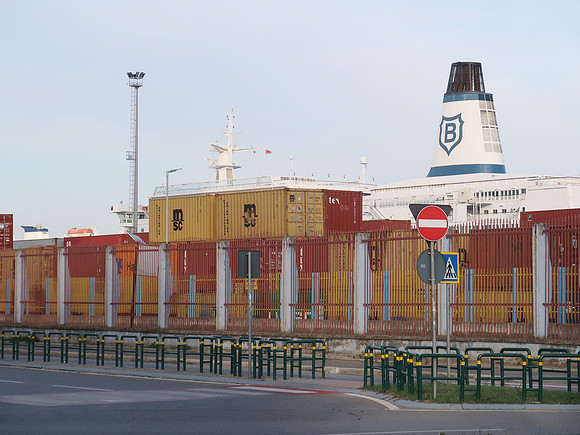 IMG_3769-ferry-at-port