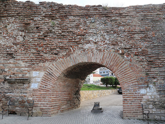 IMG_3731-wall-at-ampitheatre