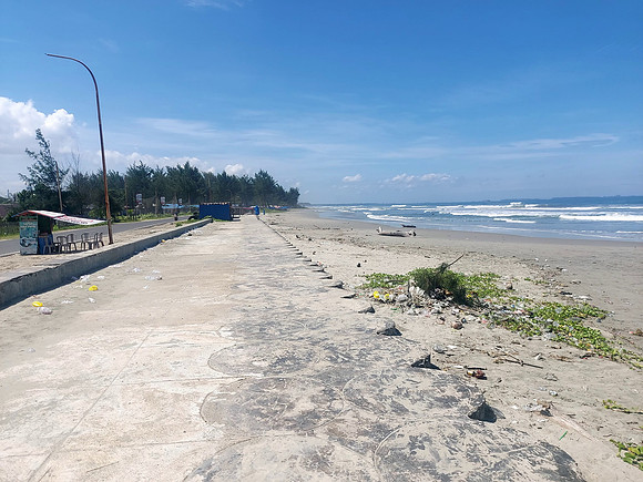 20240425_103341-beach-promenade