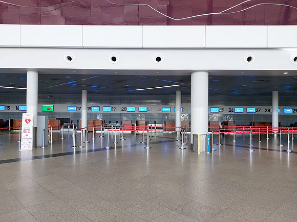 20220122_121425-empty-departure-hall