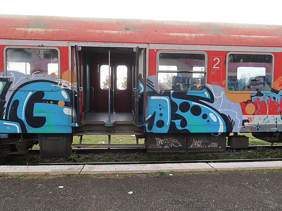 IMG_3708-vandalised-train-carriage