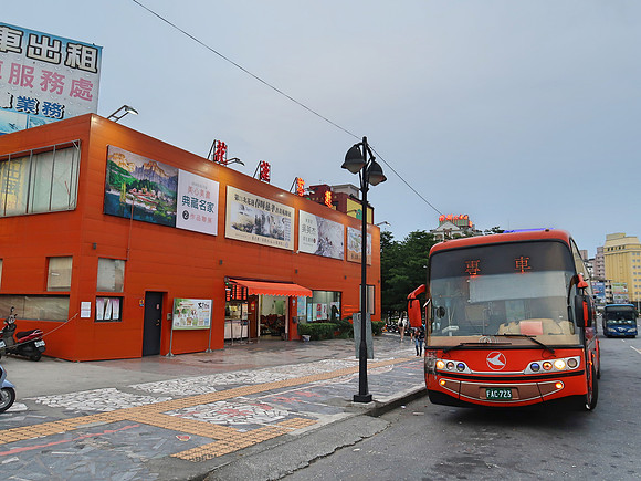 IMG_8980-taroko-bus-stop