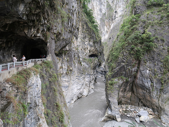 IMG_8945-the-gorge-at-swallow-grotto