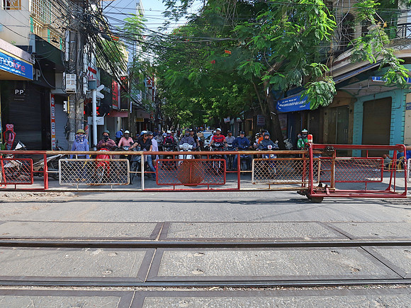 IMG_9243-me-linh-crossing