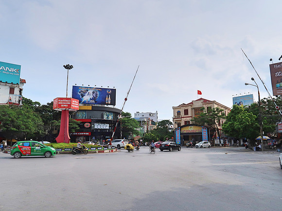 IMG_9389-dien-bien-phu-level-crossing