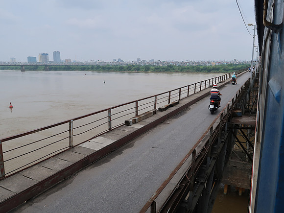 IMG_9516-red-river-railway-bridge