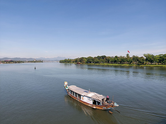 20220626_082523-river-boat