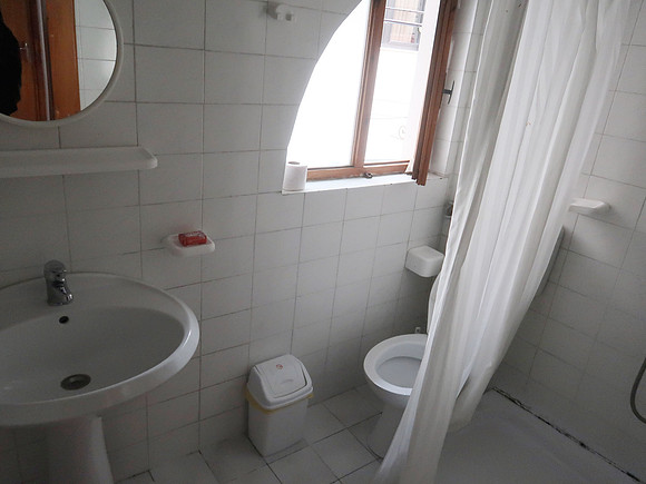 IMG_3344-andreas-bathroom