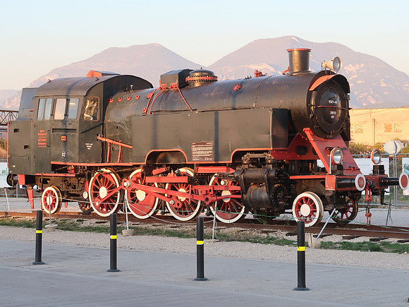 IMG_3586-old-steam-engine