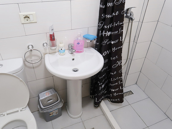 IMG_3850-villa-center-bathroom