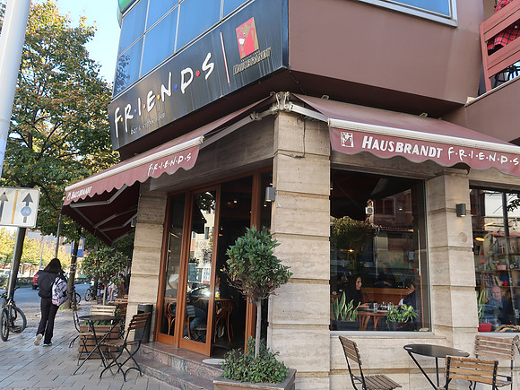 IMG_3862-friends-cafe