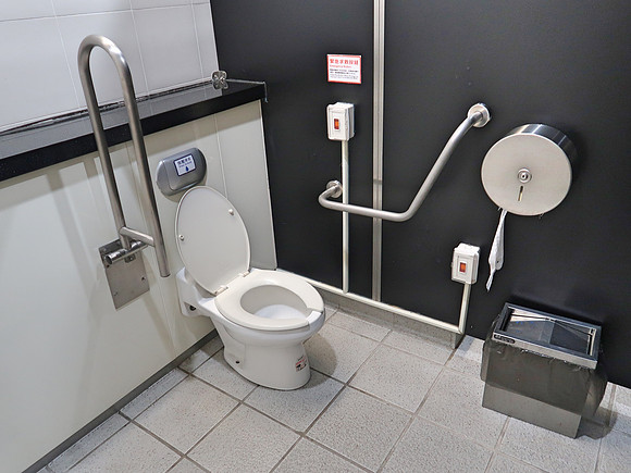 IMG_0090-metro-toilet