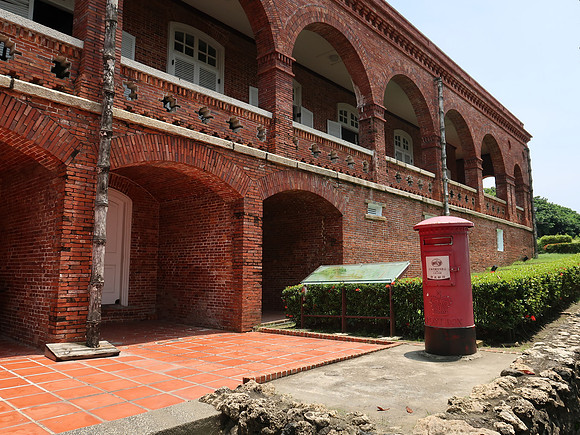 IMG_0116-consulate-post-box