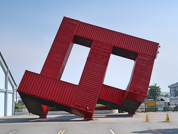 IMG_0183-shipping-container-art