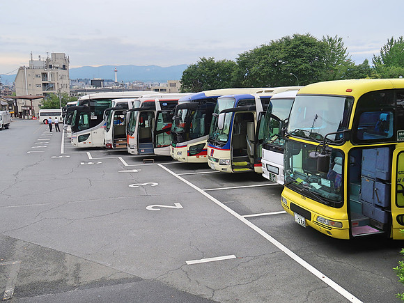 IMG_0447-kiyomizu-dera-tour-buses
