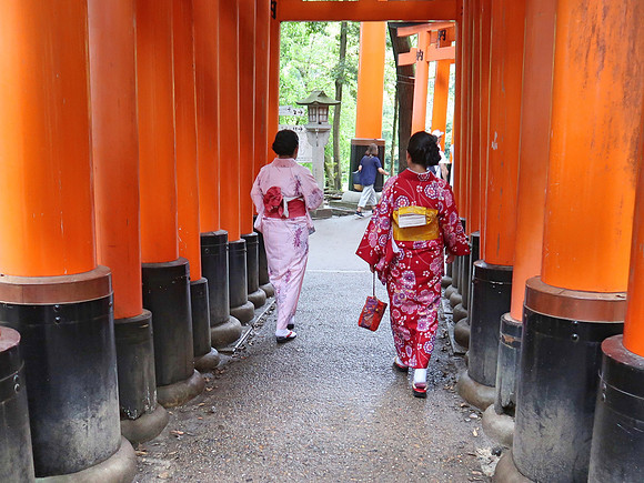 IMG_0558-kimono-tourists