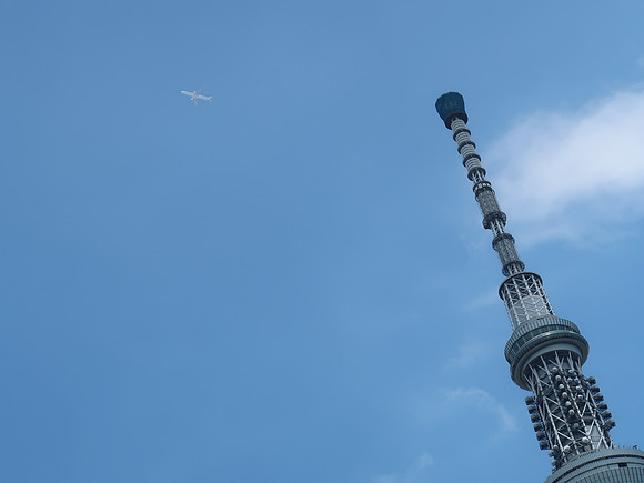 IMG_0992-skytree-and-plane