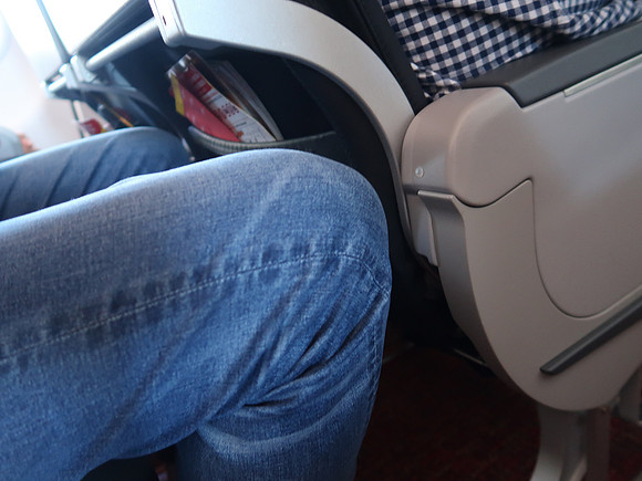 IMG_1168-legroom-nrt-sgn