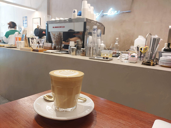 20230222_113458-single-lane-cafe
