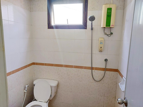 20230225_114619-orchid-house-bathroom