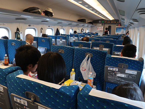 IMG_0784-shinkansen-2-3-seats