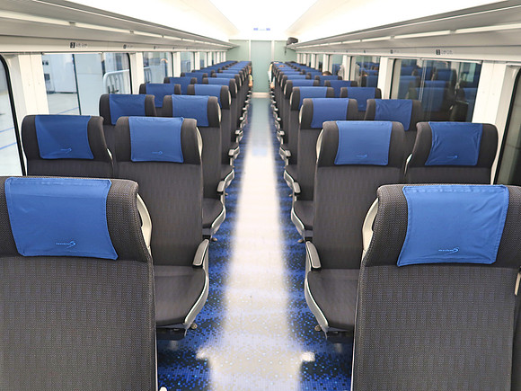 IMG_1117-skyliner-seats