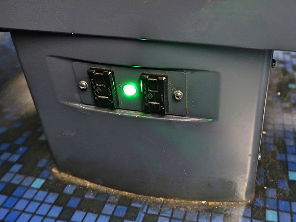 IMG_1119-skyliner-power-outlets