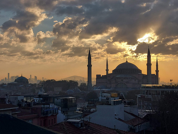 20211104_081805-hagia-sophia-sunrise