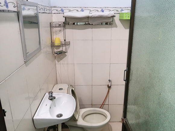 IMG_1456-lum-dong-tien-hotel-bathroom