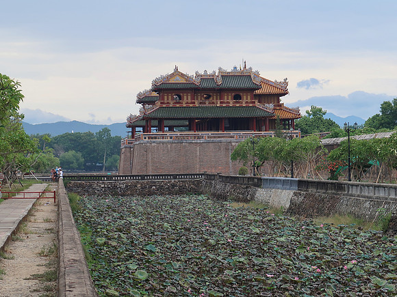 IMG_1541-citadel-and-mountains