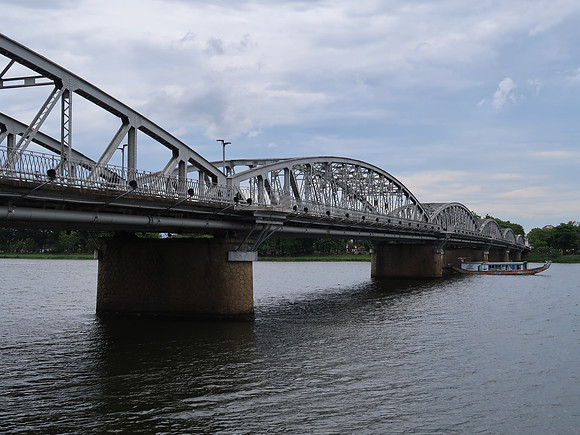 IMG_1572-truong-tien-bridge