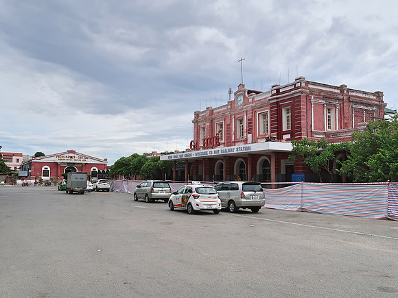 IMG_1689-hue-railway-station