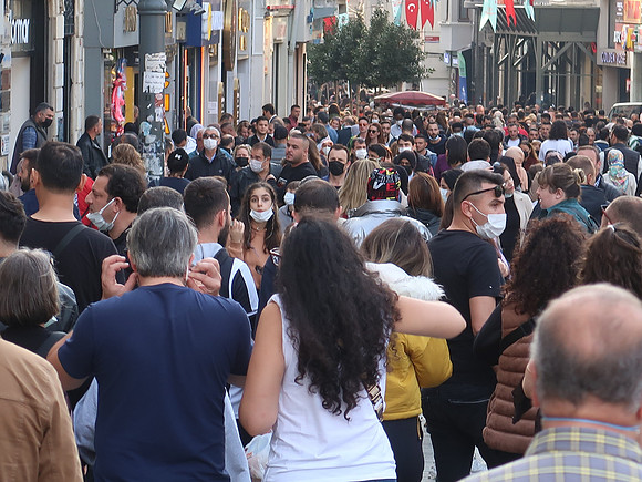 IMG_4392-istaklal-crowd